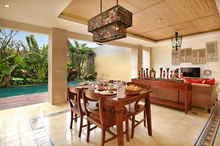 2 Bedrooms Villa