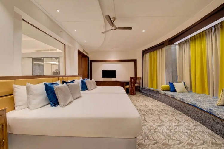 Suite with balcony