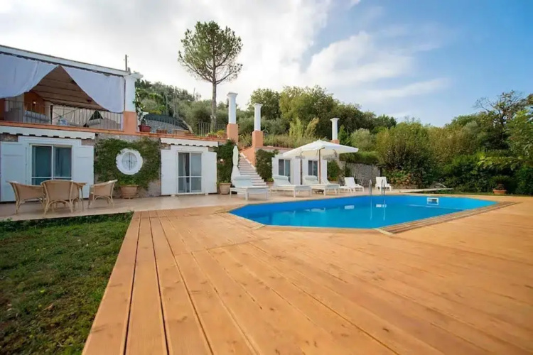 Villa LINARO