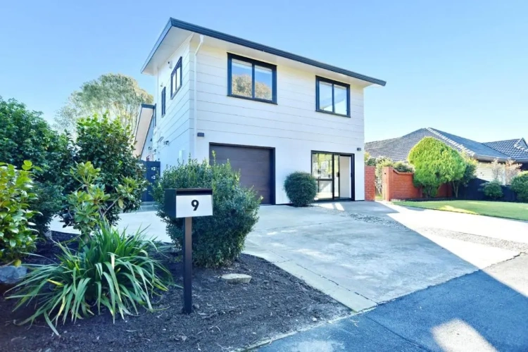 4 Bedrooms Cottage