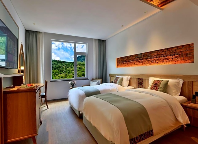 Standard Twin room with mountain view