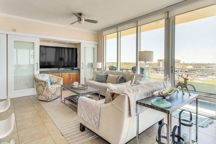 Walk to Beach: Luxury Biloxi Condo w/ Pool Access!