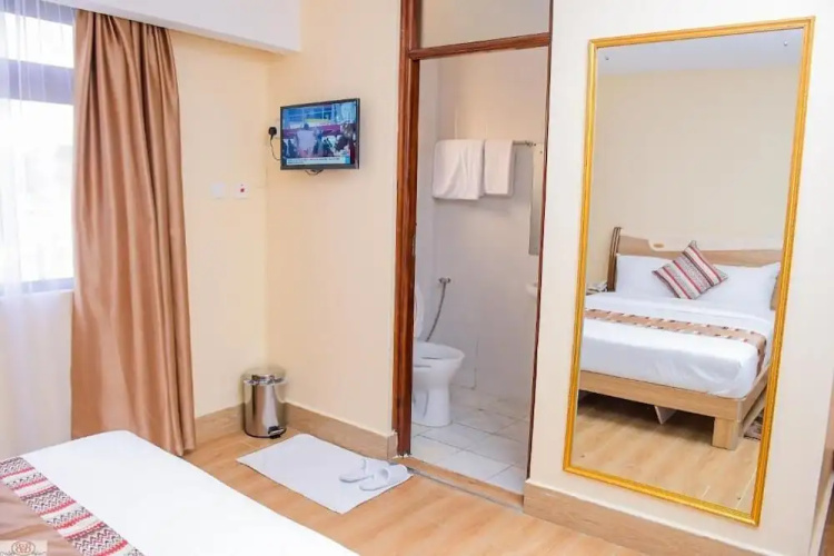 Kiandani Hotel