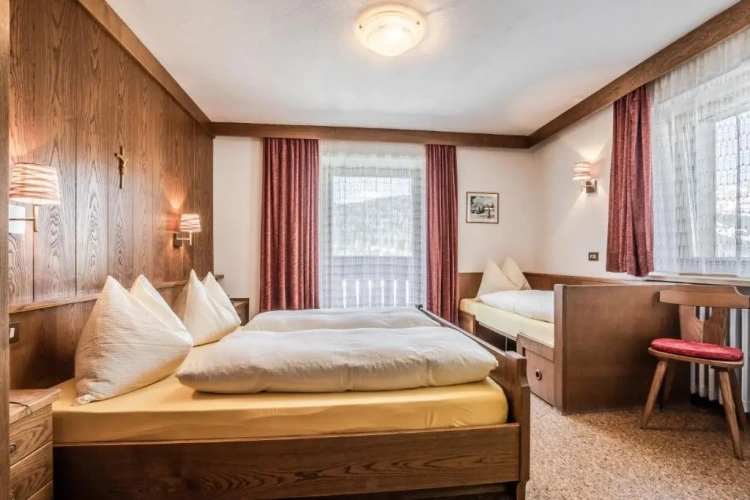 Standard Triple room with balcony