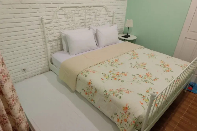 Sweet Peach House