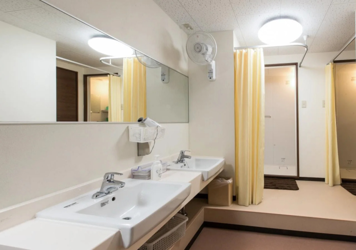 Anne Hostel Yokozuna