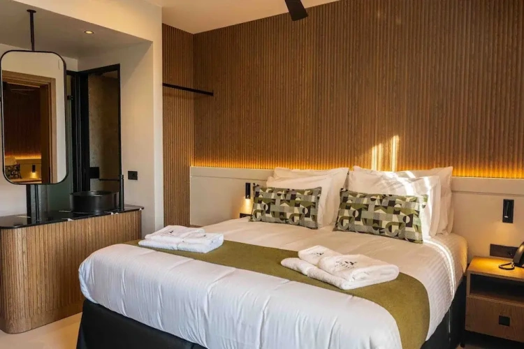 Superior Double room with city view