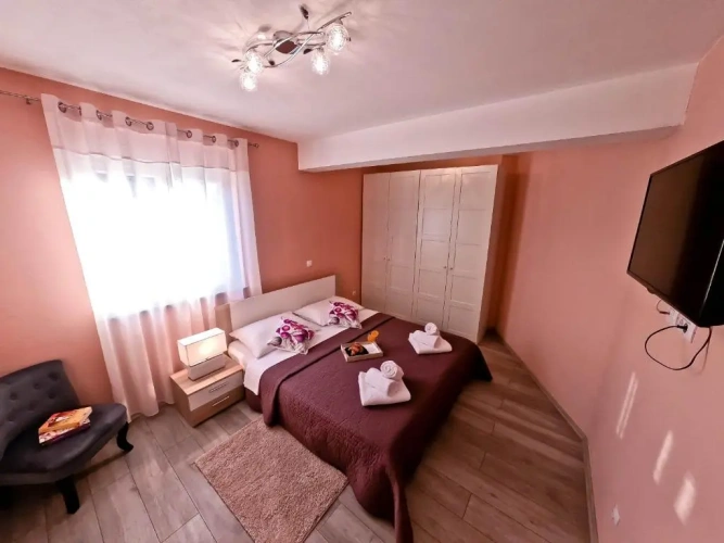 3 Bedrooms Cottage