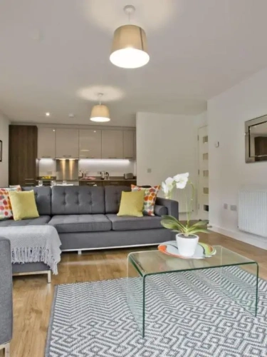 2 Bedrooms Apartment
