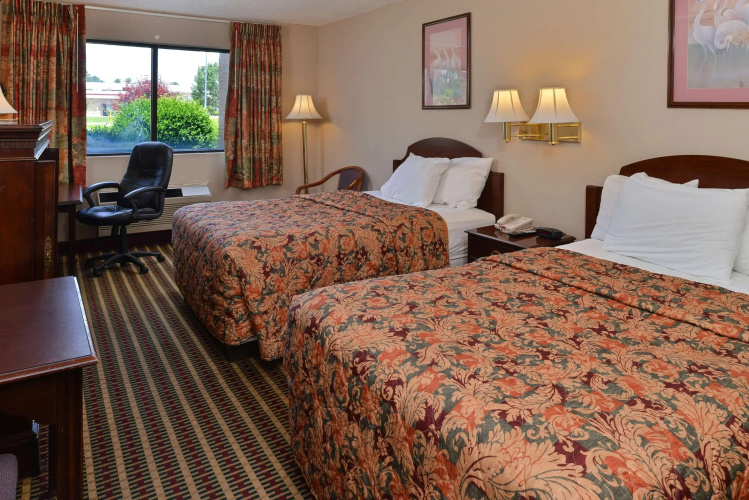 Econo Lodge Inn & Suites Warsaw