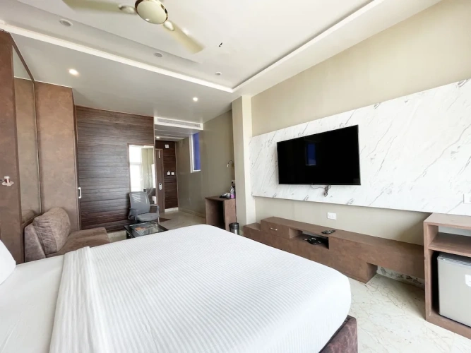 Superior Double room with balcony and with sea view