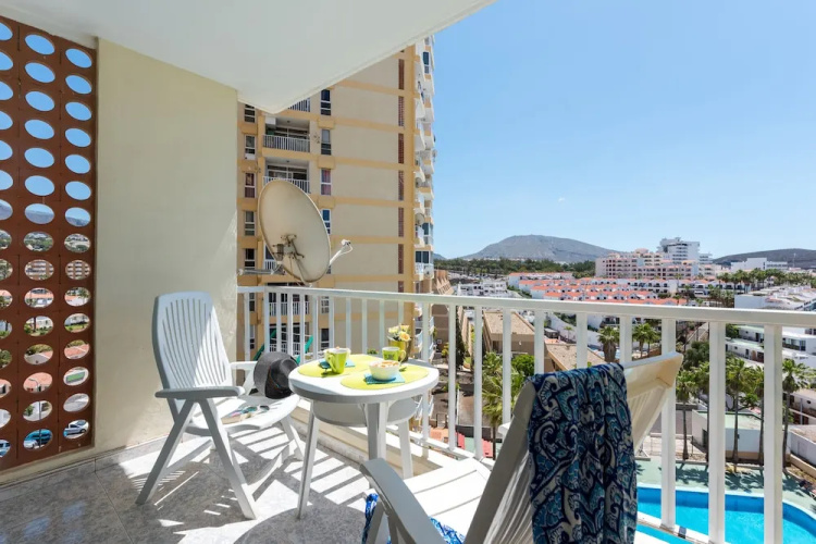 Y6E. Very Central Apartment, Las Americas View!