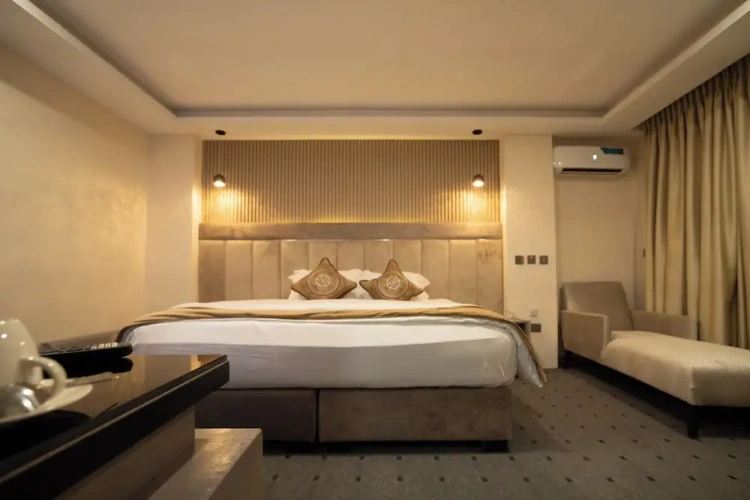 Luxury Suite