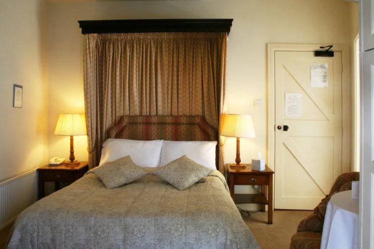 New Inn Hotel