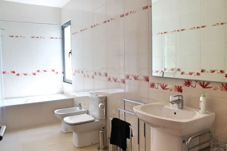 3 Bedrooms Villa