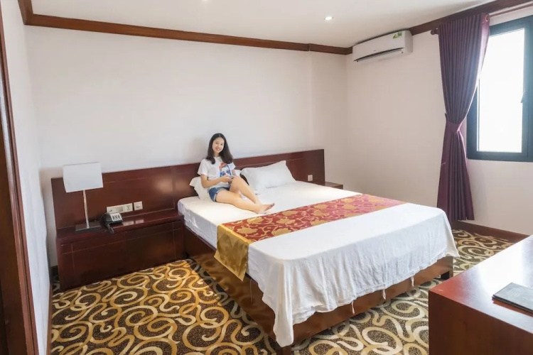 Hoang Trung Hotel