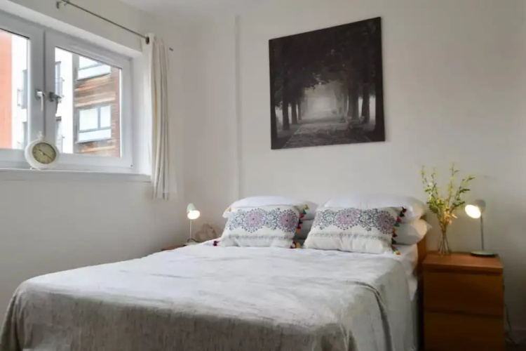 1 Bedroom Apartment In Leith