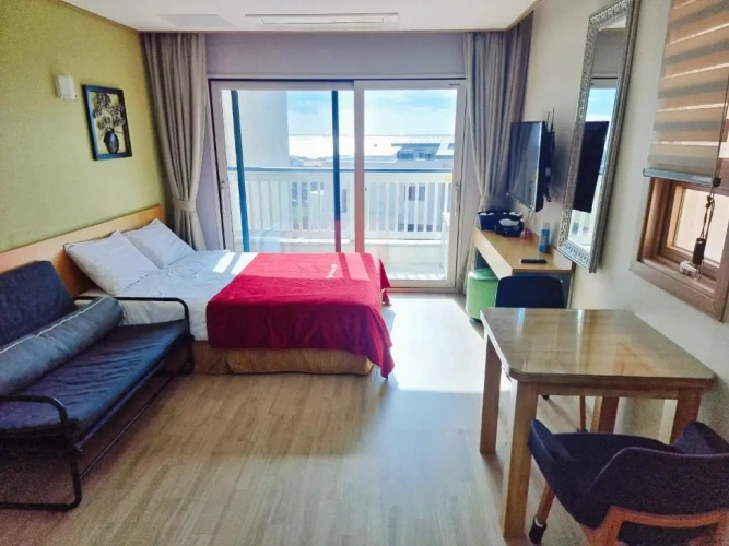 Deluxe Studio