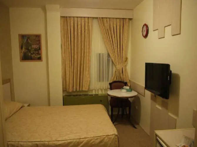 Aryo Barzan Hotel