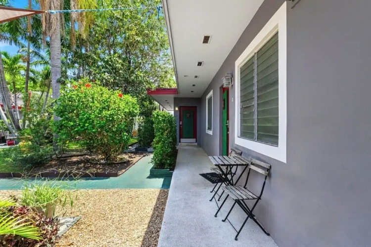 Cozy Studio in Hollywood, FL - Pet Friendly & Parking