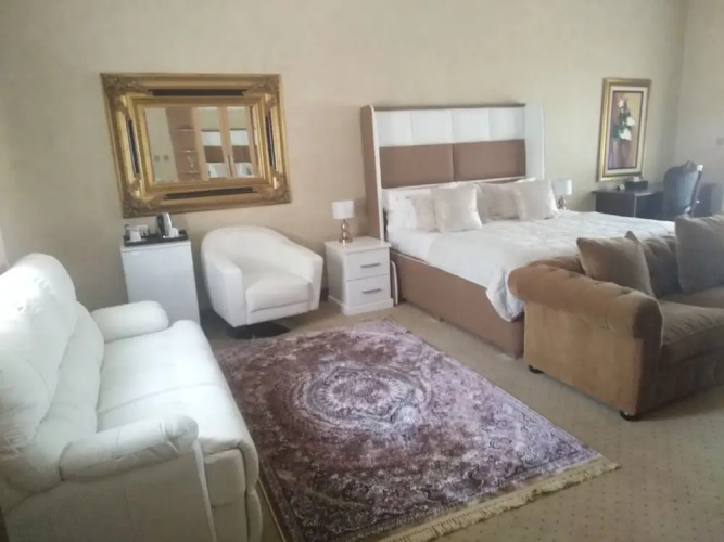Equestrian Royal Boutique Hotel & Spa