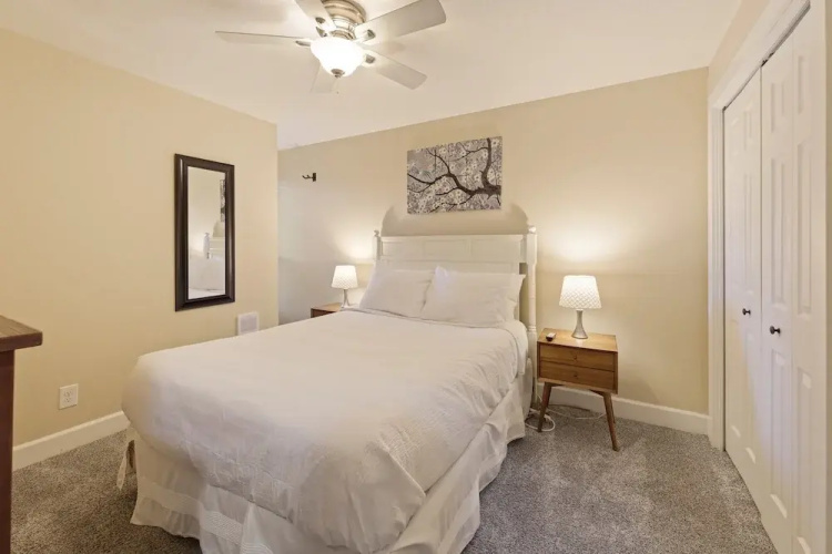Abbot House 4 2 Bedroom Condo