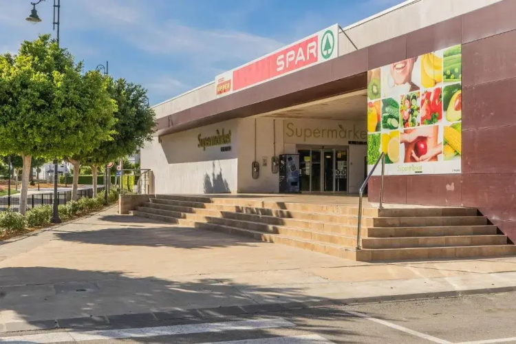 Bright Apartment with Large Terrace - MO4223LT