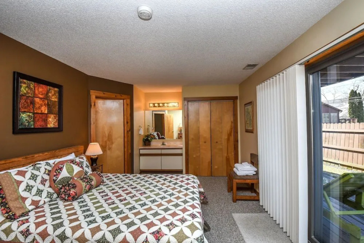 Sunplace 07 by Taylor Made Deep Creek