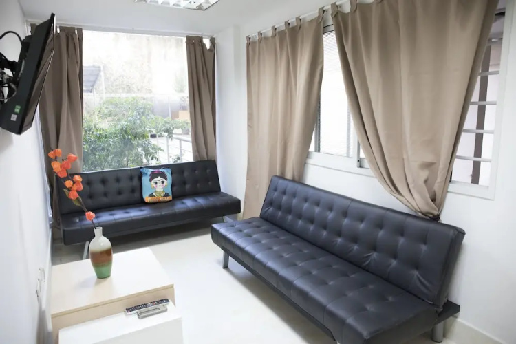 Suite & Studios 2