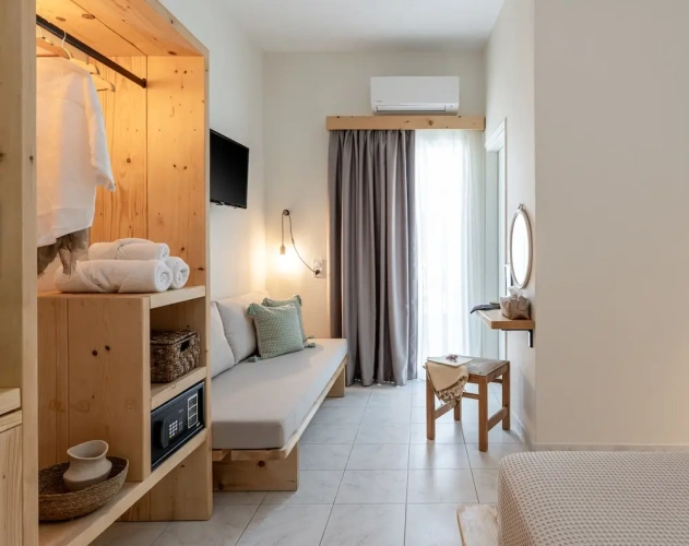 Standard room with balcony and with city view