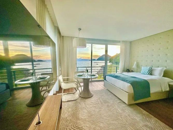 Premier room