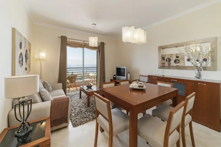 2 Bedrooms Apartment with balcony