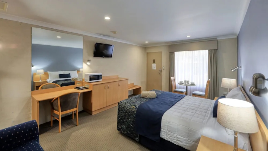 Edward Parry Motel