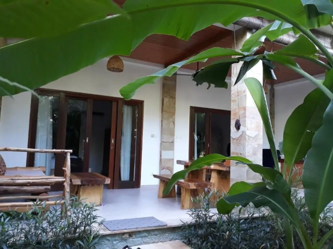 Apartment with pool view