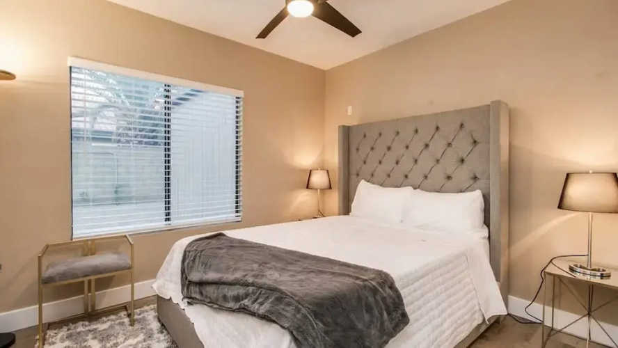 Amazing Remodeled Scottsdale 5 Bdrm W/pool!