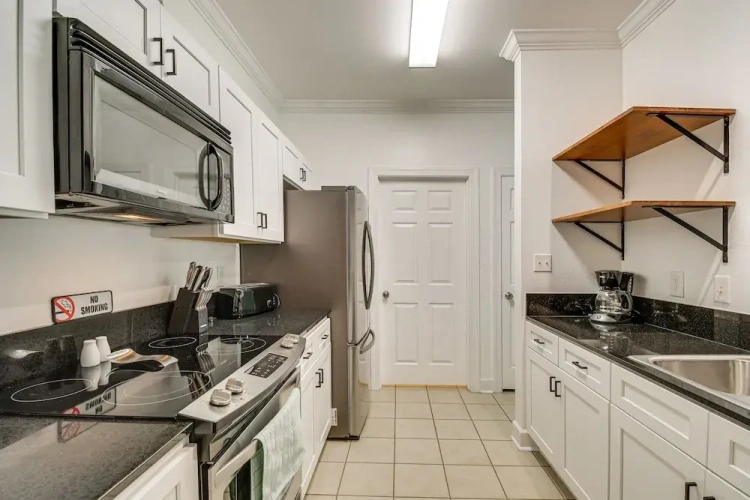2 Bedrooms Apartment