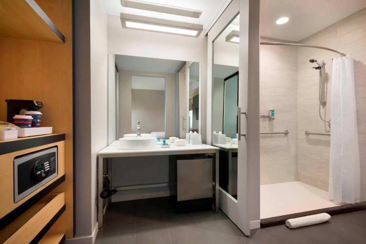 Standard Double room with city view