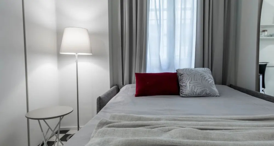 JOIVY Superb Studio For 2, 10Mins From Duomo