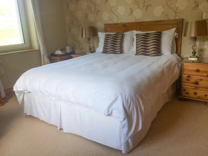 Lake House B&B