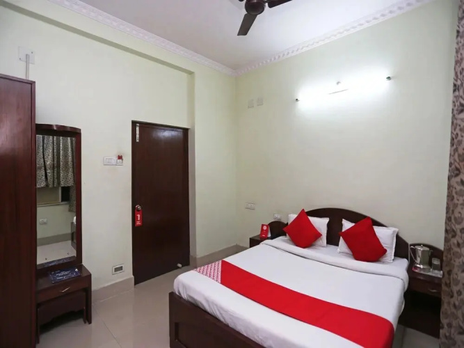 Cozycom By OYO Rooms