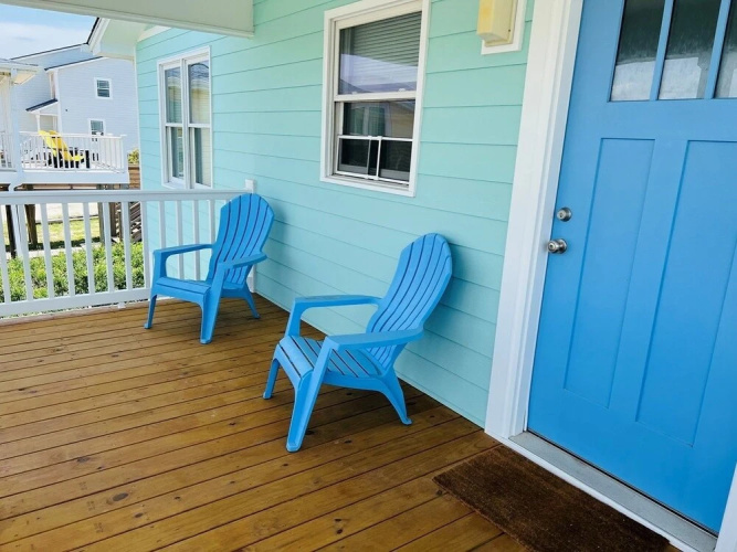 Close Enough 4 Bedroom Home by RedAwning