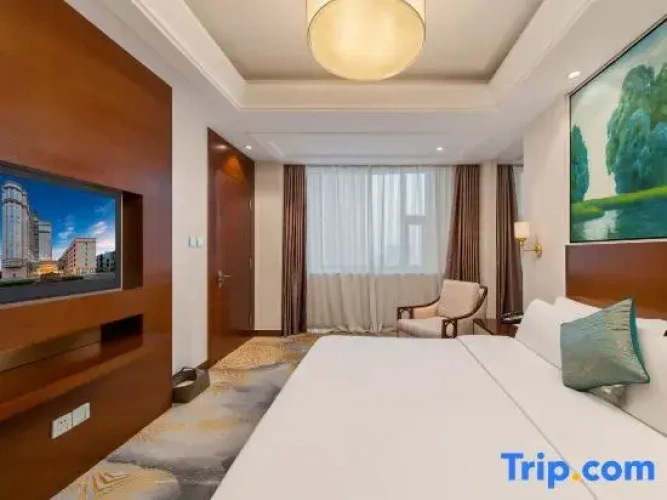 Deluxe Triple Suite