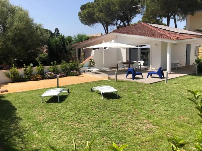 2 Bedrooms Quadruple Villa with garden view