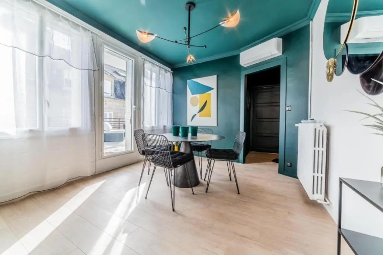 2 Bedrooms Apartment