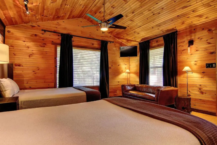 The Hideout RR 6954