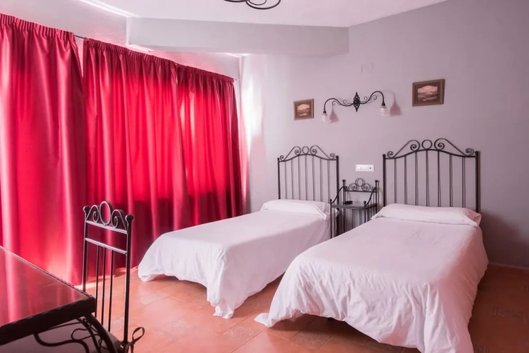 Standard Twin room with balcony