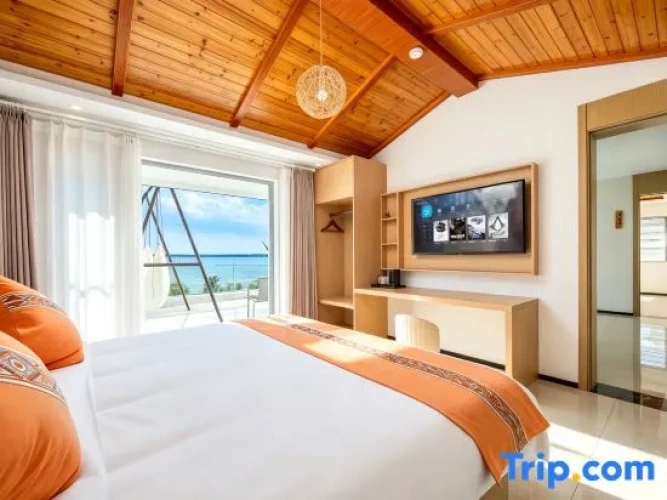Grand Double Suite with balcony and with lake view
