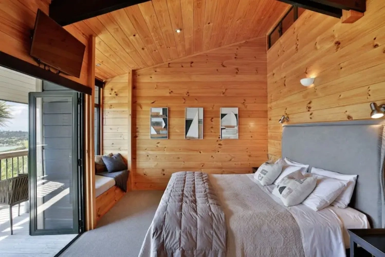 Luxury Suite with balcony