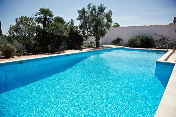2 Bedrooms Villa