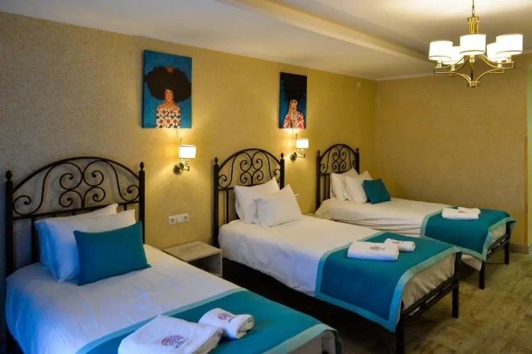 Standard Triple room with balcony